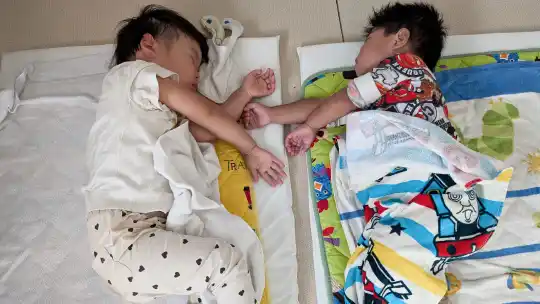 午睡中の子どもたち